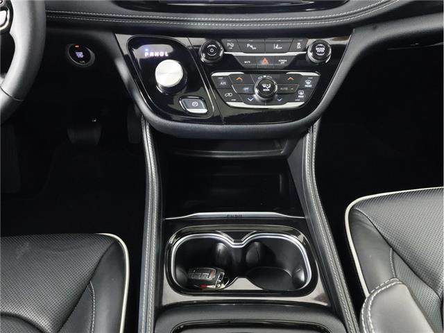 2024 Chrysler Pacifica Hybrid Select (Stk: L661) in Calgary - Image 14 of 22 2024 Chrysler Pacifica Hybrid Select (Stk: L661) in Calgary - Image 14 of 22