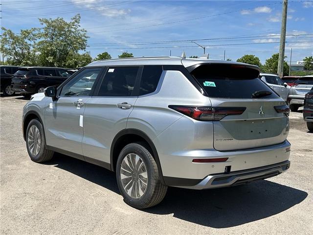 2026 Mitsubishi Outlander LE (Stk: T0294) in Barrie - Image 3 of 20