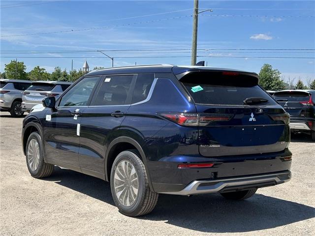 2026 Mitsubishi Outlander LE (Stk: T0311) in Barrie - Image 3 of 20