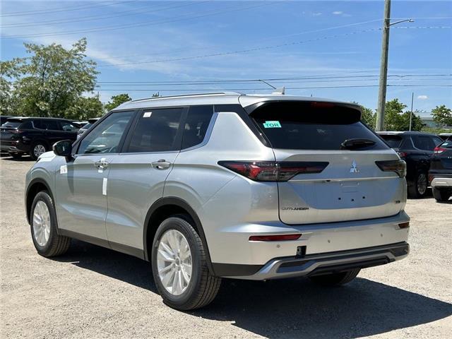 2026 Mitsubishi Outlander SE (Stk: T0307) in Barrie - Image 3 of 19