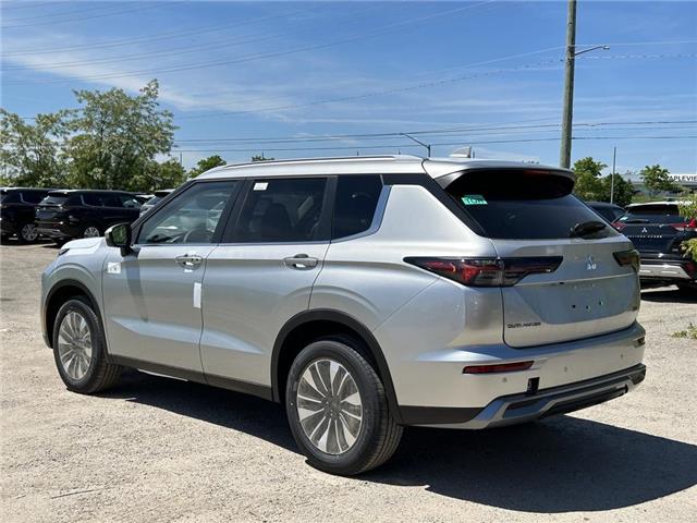 2026 Mitsubishi Outlander LE (Stk: T0312) in Barrie - Image 3 of 20