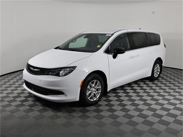 2027 Chrysler Grand Caravan SXT (Stk: 27T001) in Calgary - Image 1 of 19