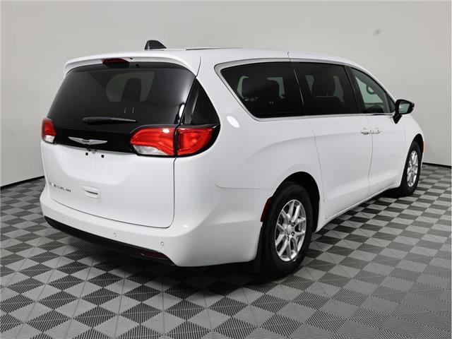 2027 Chrysler Grand Caravan SXT (Stk: 27T001) in Calgary - Image 6 of 19 2027 Chrysler Grand Caravan SXT (Stk: 27T001) in Calgary - Image 6 of 19
