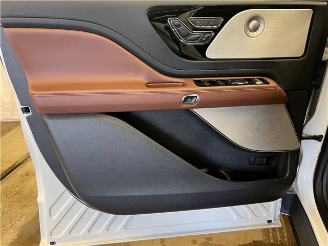 2026 Lincoln Aviator Reserve (Stk: 26AV8) in St.Paul - Image 3 of 10