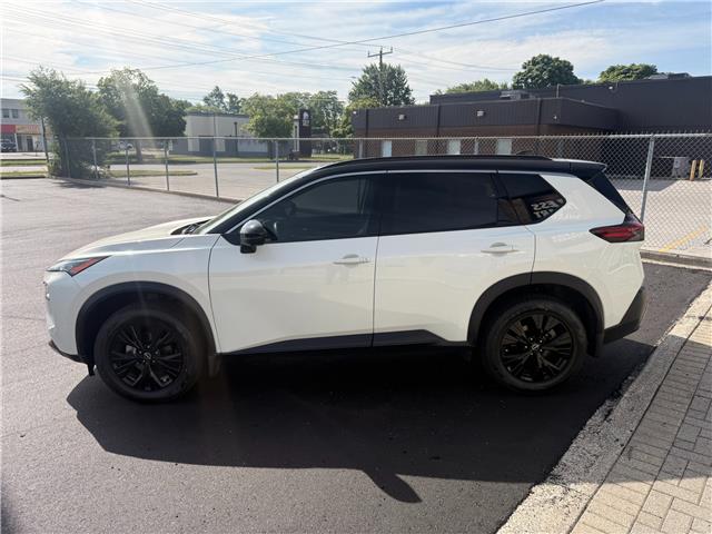 2023 Nissan Rogue SV Midnight Edition in Sarnia - Image 7 of 22