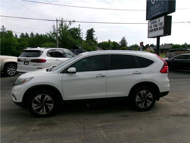 2015 Honda CR-V Touring in Kitchener - Image 3 of 26