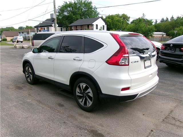 2015 Honda CR-V Touring in Kitchener - Image 4 of 26