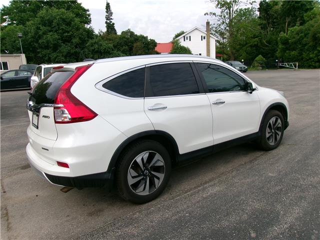 2015 Honda CR-V Touring in Kitchener - Image 6 of 26
