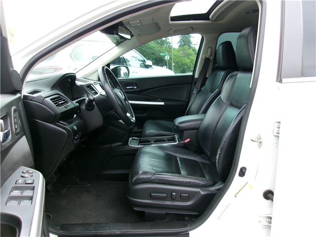 2015 Honda CR-V Touring in Kitchener - Image 11 of 26