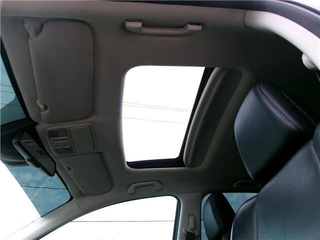 2015 Honda CR-V Touring in Kitchener - Image 13 of 26