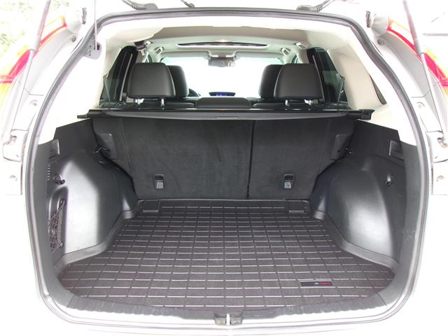 2015 Honda CR-V Touring in Kitchener - Image 18 of 26