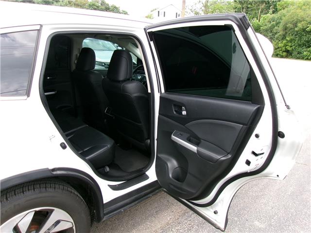 2015 Honda CR-V Touring in Kitchener - Image 20 of 26