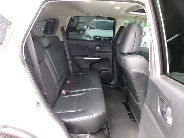 2015 Honda CR-V Touring in Kitchener - Image 21 of 26