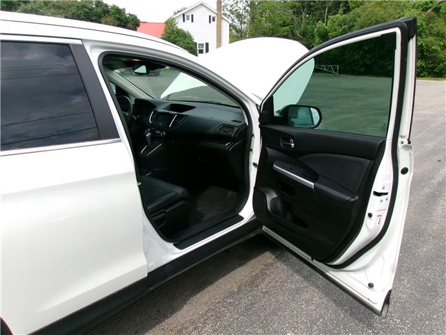 2015 Honda CR-V Touring in Kitchener - Image 22 of 26