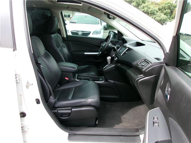 2015 Honda CR-V Touring in Kitchener - Image 23 of 26