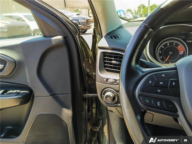 2020 Jeep Cherokee Trailhawk (Stk: 164812) in London - Image 17 of 26