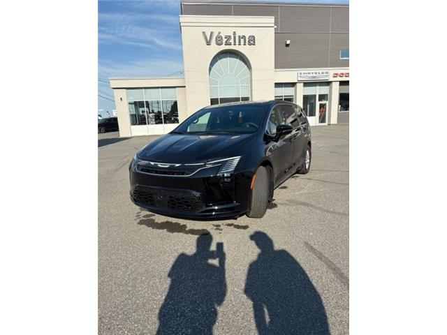 2027 Chrysler Pacifica Select in Matane - Image 3 of 12