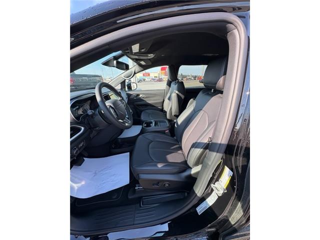 2027 Chrysler Pacifica Select in Matane - Image 10 of 12