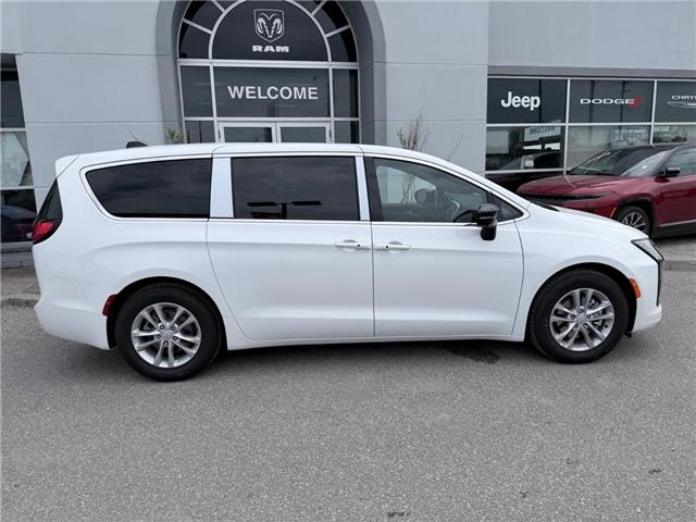 2027 Chrysler Pacifica Select (Stk: P23381) in Newmarket - Image 7 of 23