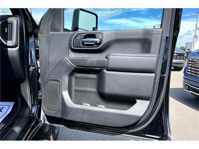 2022 GMC Sierra 3500HD AT4 (Stk: 99799UA) in Calgary - Image 18 of 34