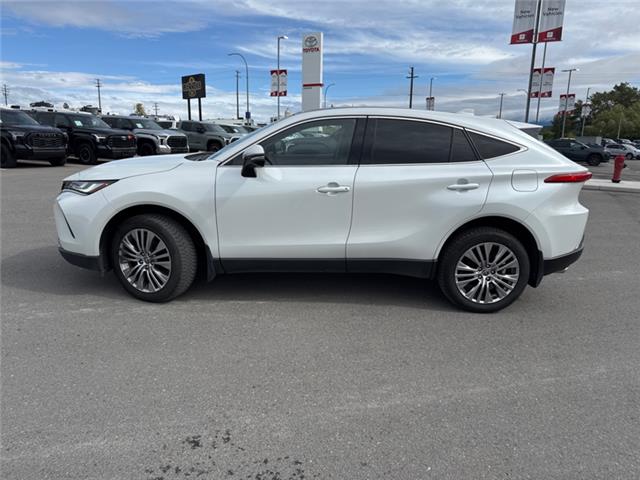 2023 Toyota Venza Limited (Stk: 3043968A) in Cranbrook - Image 2 of 20