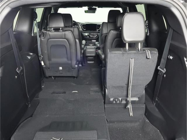 2027 Chrysler Grand Caravan SXT (Stk: 27T002) in Calgary - Image 8 of 19