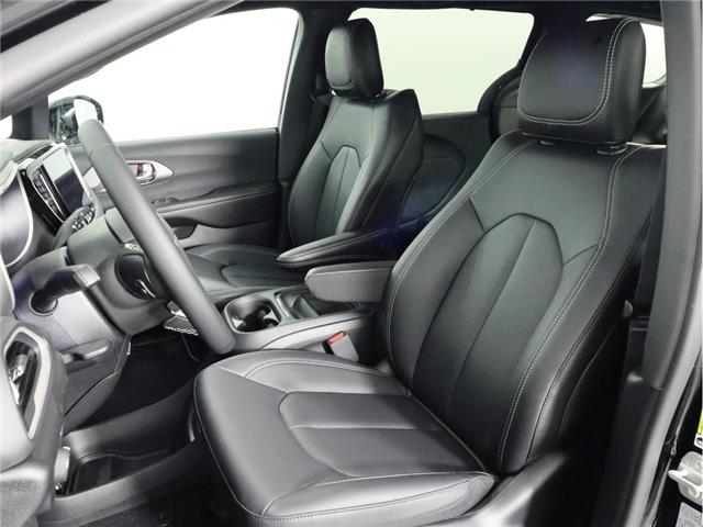 2027 Chrysler Grand Caravan SXT (Stk: 27T002) in Calgary - Image 14 of 19
