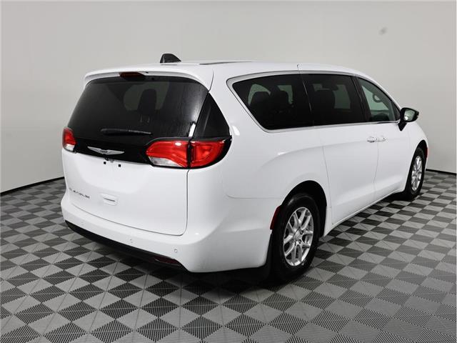 2026 Chrysler Grand Caravan SXT (Stk: 26T221) in Calgary - Image 6 of 19