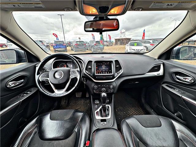 2016 Jeep Cherokee Trailhawk in Saskatoon - Image 7 of 10