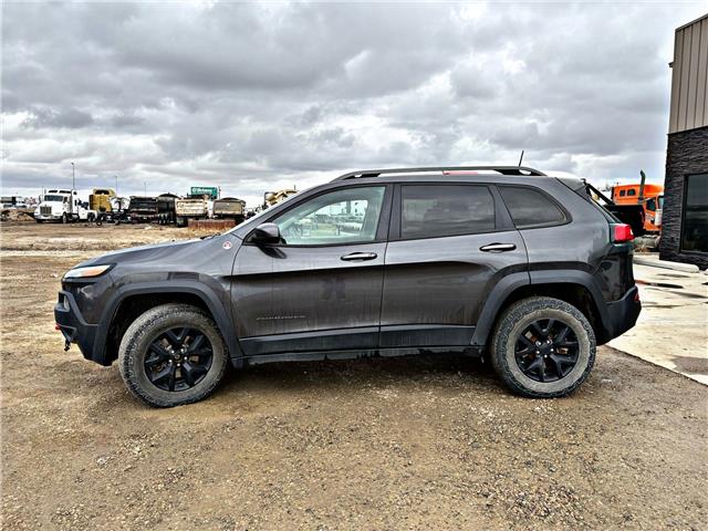 2016 Jeep Cherokee Trailhawk in Saskatoon - Image 3 of 10
