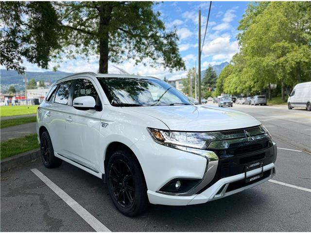 2019 Mitsubishi Outlander Plug-In Hybrid SE (Stk: 608579A) in North Vancouver - Image 3 of 19