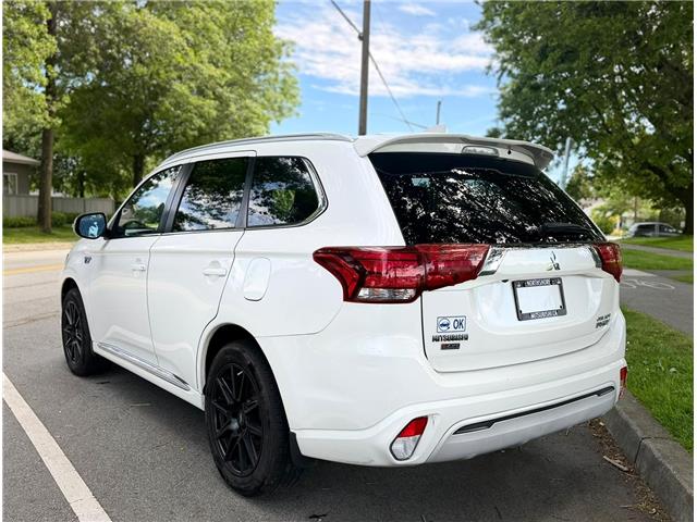 2019 Mitsubishi Outlander Plug-In Hybrid SE (Stk: 608579A) in North Vancouver - Image 6 of 19