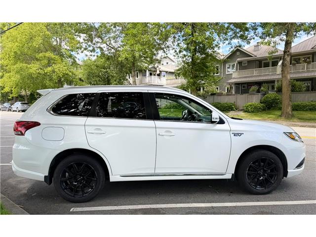 2019 Mitsubishi Outlander Plug-In Hybrid SE (Stk: 608579A) in North Vancouver - Image 7 of 19