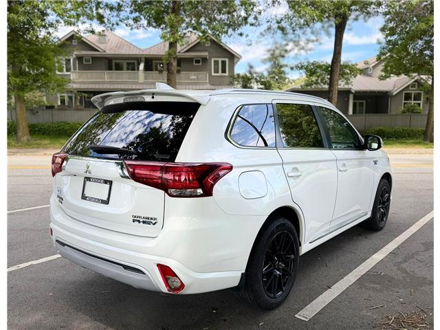 2019 Mitsubishi Outlander Plug-In Hybrid SE (Stk: 608579A) in North Vancouver - Image 8 of 19