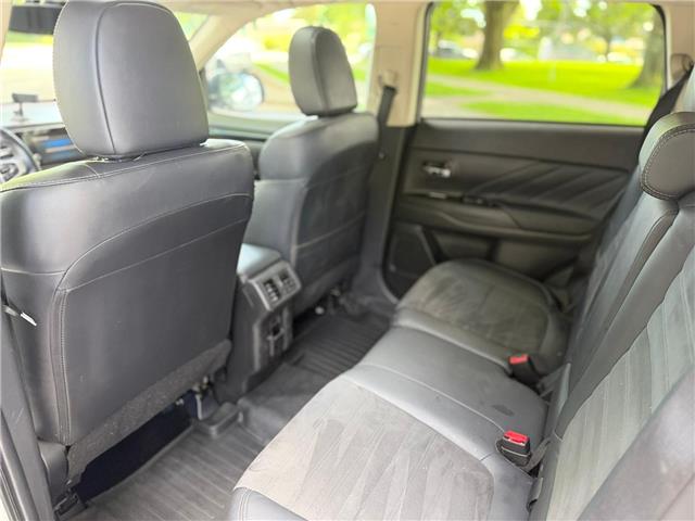 2019 Mitsubishi Outlander Plug-In Hybrid SE (Stk: 608579A) in North Vancouver - Image 11 of 19