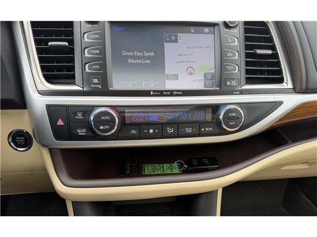 2017 Toyota Highlander  (Stk: 260273) in Kingston - Image 12 of 36