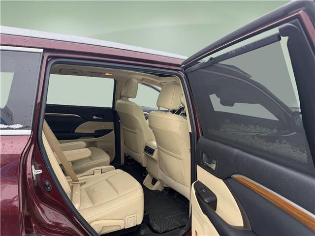 2017 Toyota Highlander  (Stk: 260273) in Kingston - Image 21 of 36