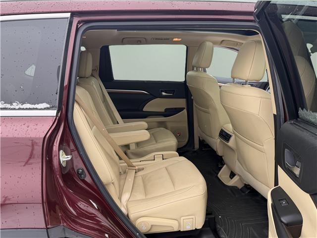 2017 Toyota Highlander  (Stk: 260273) in Kingston - Image 22 of 36