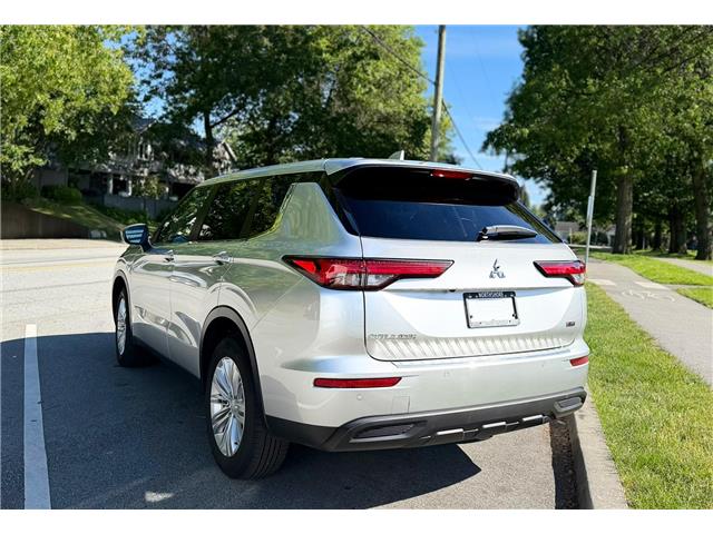 2024 Mitsubishi Outlander ES (Stk: 622793) in North Vancouver - Image 5 of 16