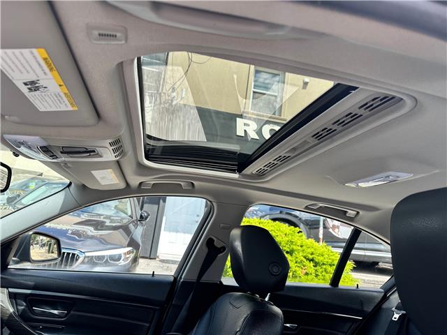 2013 BMW 328i xDrive (Stk: B976025) in Scarborough - Image 11 of 17 2013 BMW 328i xDrive (Stk: B976025) in Scarborough - Image 11 of 17