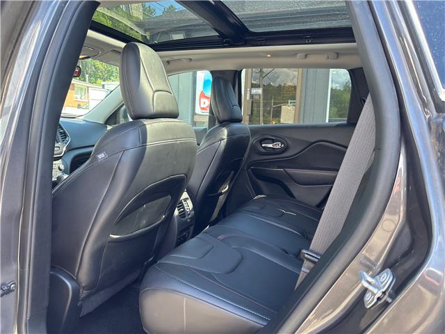2019 Jeep Cherokee Trailhawk (Stk: ZTRAIL) in Sudbury - Image 12 of 17