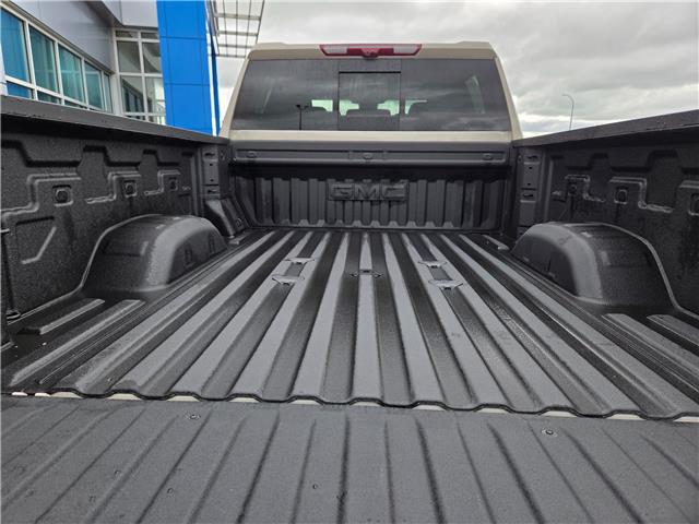 2026 GMC Sierra 3500HD AT4 (Stk: 10438) in Vermilion - Image 5 of 26