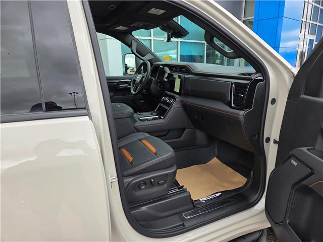 2026 GMC Sierra 3500HD AT4 (Stk: 10438) in Vermilion - Image 17 of 26