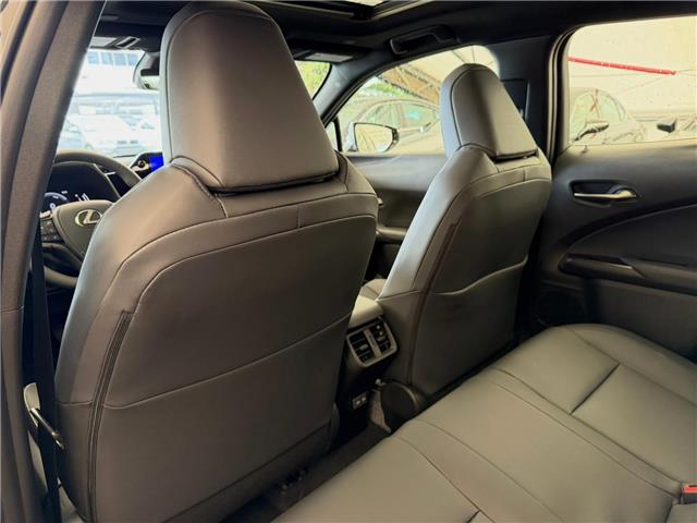 2026 Lexus UX 300h Base (Stk: 260943) in Calgary - Image 17 of 18