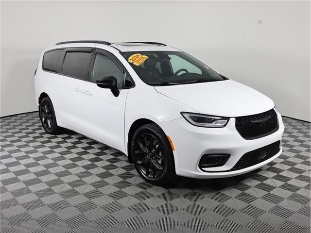 2024 Chrysler Pacifica Touring-L (Stk: L675A) in Calgary - Image 3 of 21