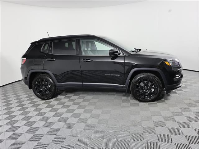 2026 Jeep Compass North (Stk: 26J129) in Calgary - Image 5 of 18