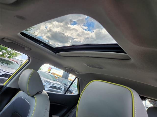 2020 Hyundai Venue Ultimate w/Grey-Lime Interior in Ottawa - Image 3 of 14