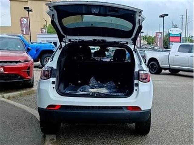 2026 Jeep Compass North (Stk: M23044) in Newmarket - Image 8 of 24
