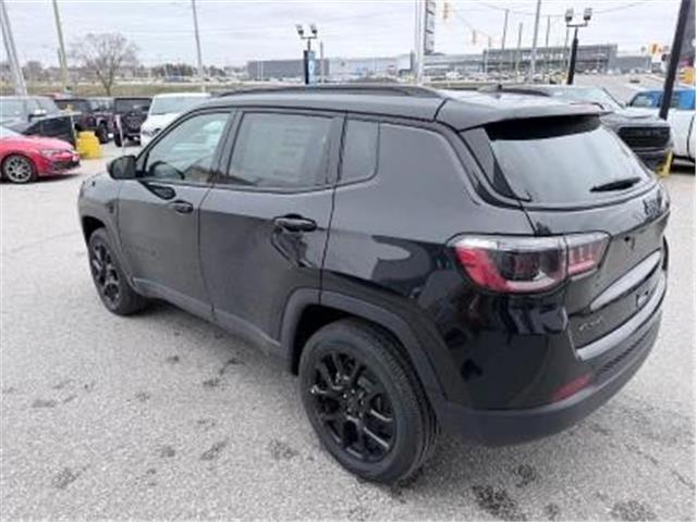 2026 Jeep Compass North (Stk: M23121) in Newmarket - Image 5 of 11