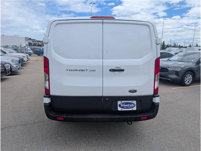 2025 Ford Transit-250 Cargo Base (Stk: 19541) in Calgary - Image 4 of 17